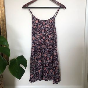 ❌SOLD❌ Boho flowy floral dress with strappy back